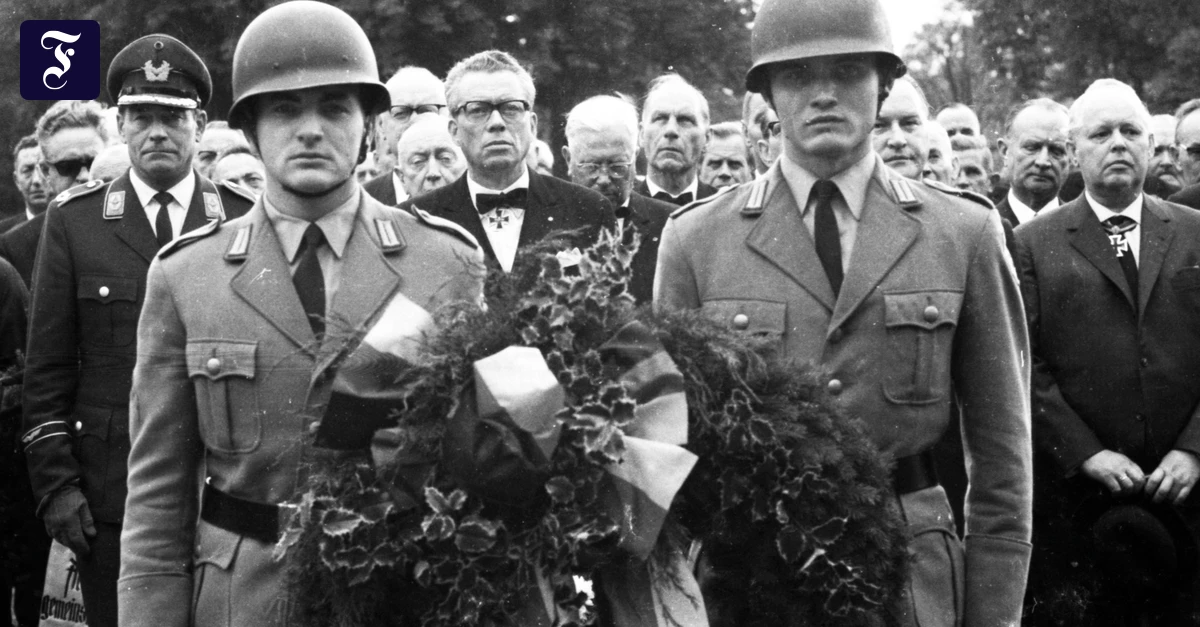 Reconstruction with Knight's Cross: What became of highly decorated ...