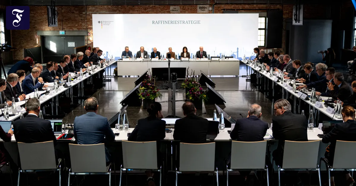 Katherina Reiches’ Refinery Strategy: Why It Is Crucial for Germany